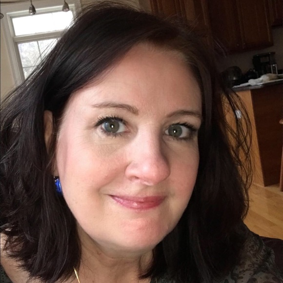 Meet your Posher, Kathy - Picture 1 of 1